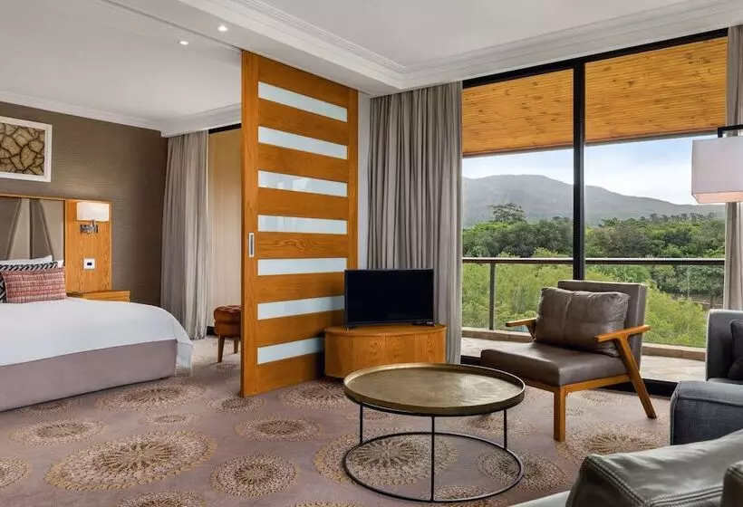 キングサイズベッドのデラックススイート, Arabella Hotel, Golf And Spa