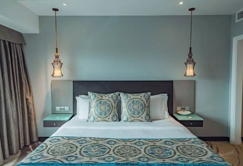 سوئیت پریمیوم, Ascott Makati