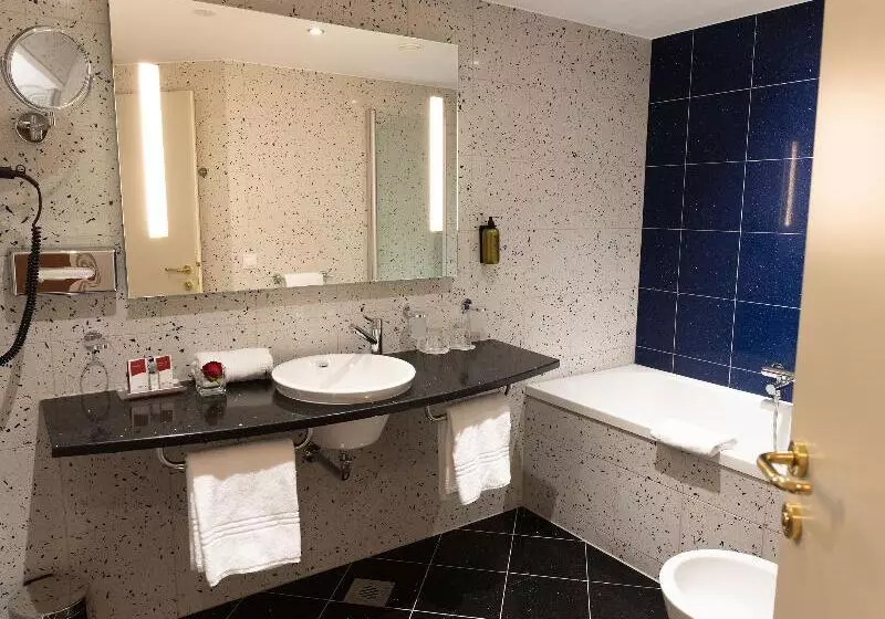 اتاق اجرایی سه نفره, Austria Trend Hotel Ljubljana