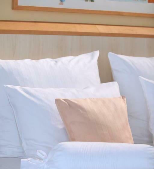 Номер Стандарт, Lindner Hotel Cologne Am Dom, Part Of Jdv By Hyatt