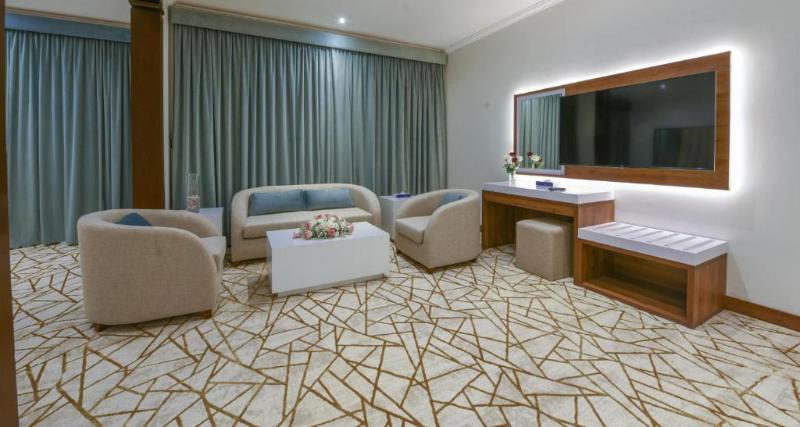 חדר דלוקס, Madareem