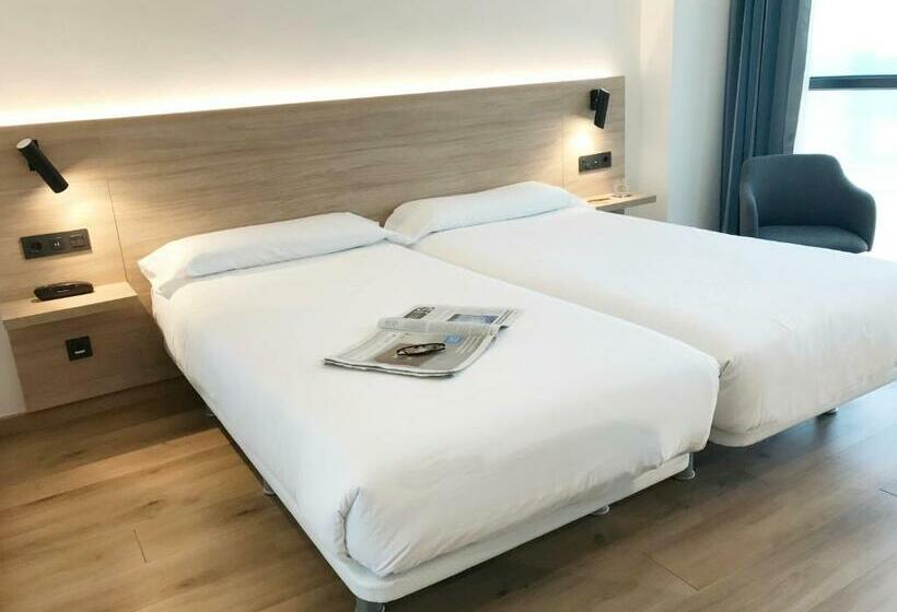 اتاق استاندارد با چشمانداز دریا, Principe De Asturias