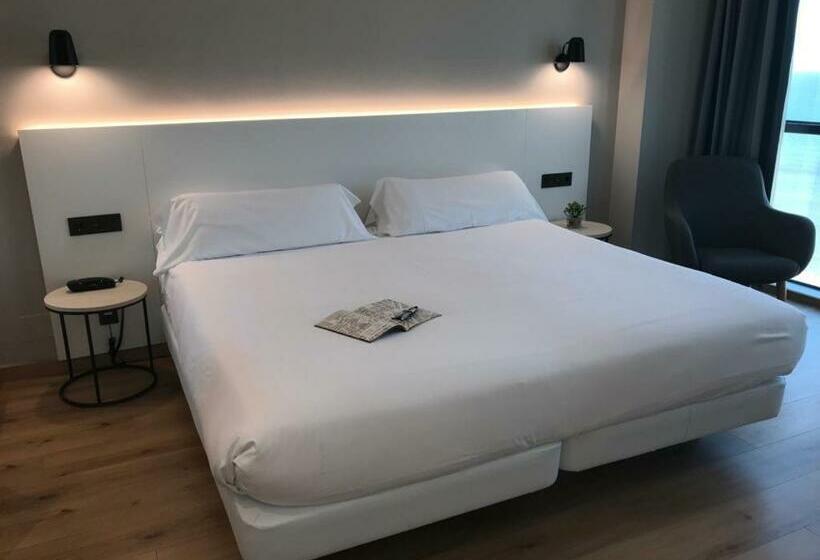 اتاق خانوادگی با چشمانداز دریا, Principe De Asturias