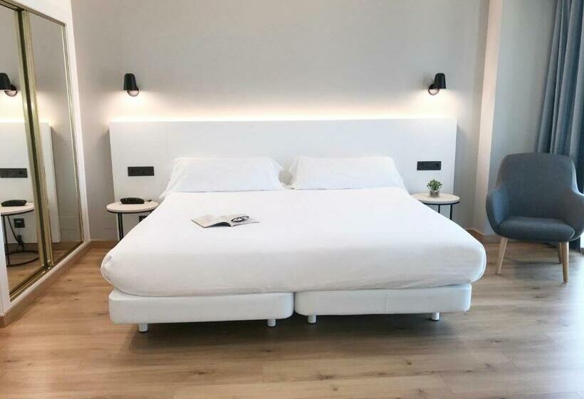 اتاق خانوادگی با چشمانداز دریا, Principe De Asturias