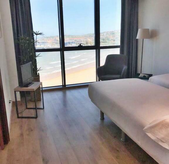 اتاق خانوادگی با چشمانداز دریا, Principe De Asturias