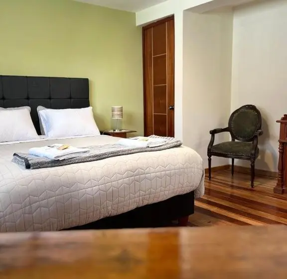اتاق لوکس, Casona Checacupe