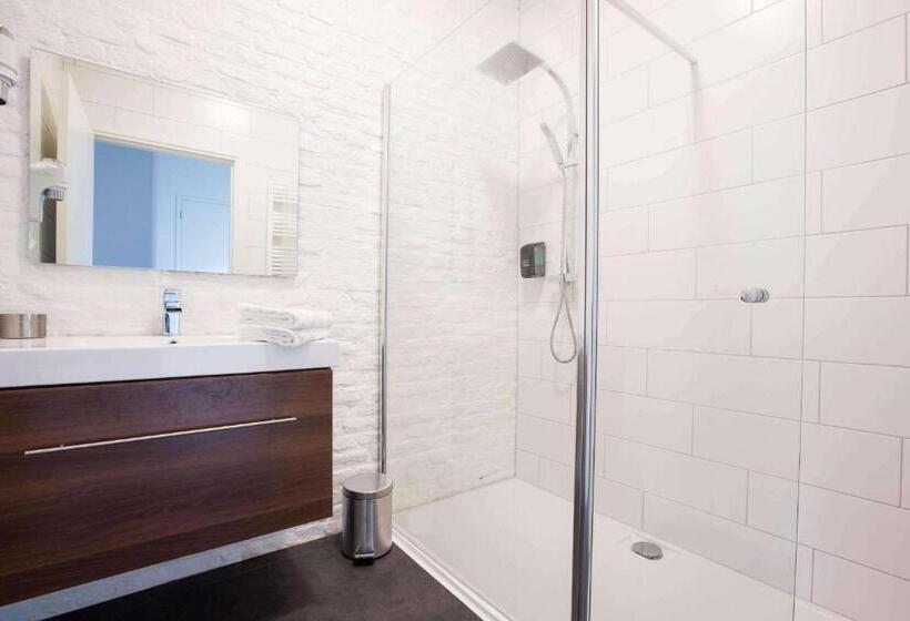 חדר משפחתי, B&b   Eetcafe   Riekelt