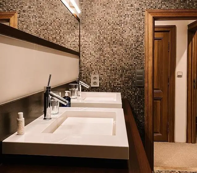 スイート(家族用), Indrani Lodge