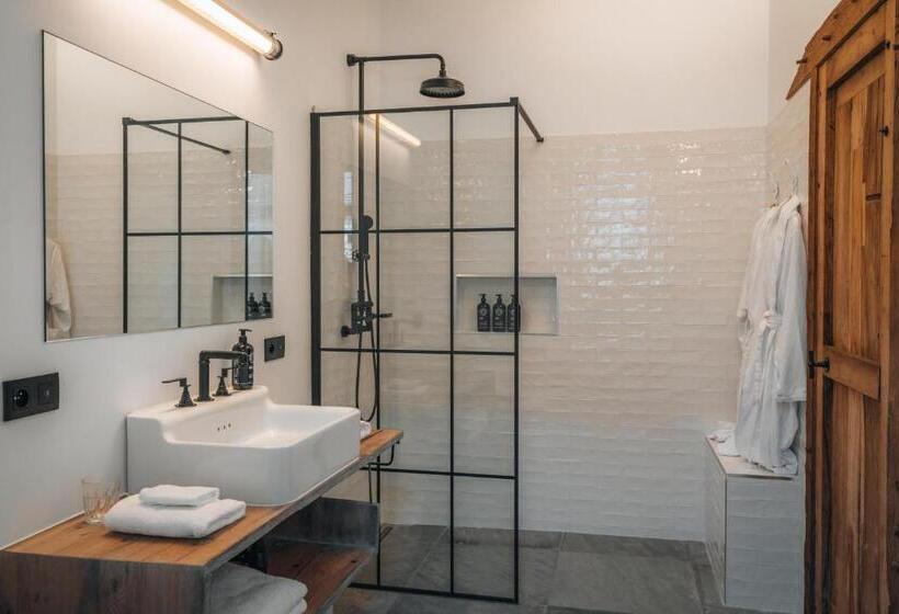 スタンダードルーム, Indrani Lodge