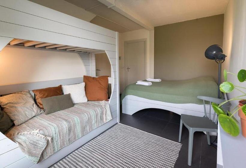 Семейный Номер, Rufus Aan Het Water