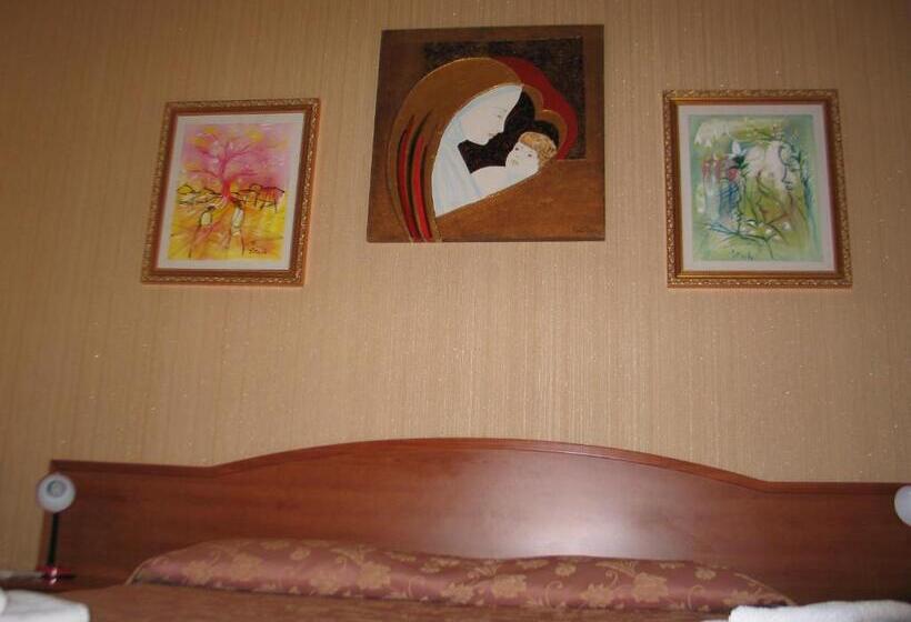 Номер Стандарт с Балконом, Bed & Breakfast Minu