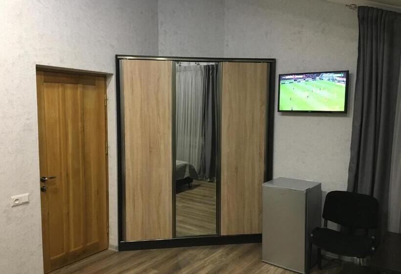 غرفة قياسية مزوَّدة بشُرفة, Guesthouse Chambarak