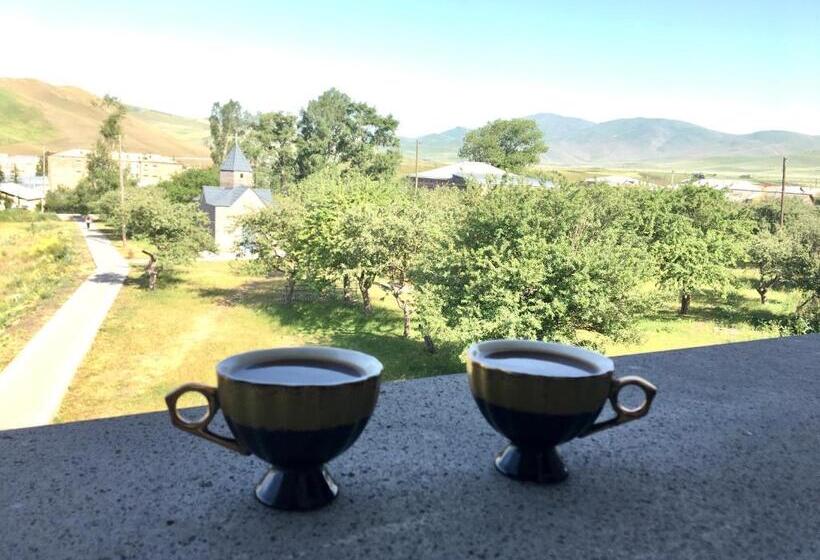 غرفة قياسية مزوَّدة بشُرفة, Guesthouse Chambarak