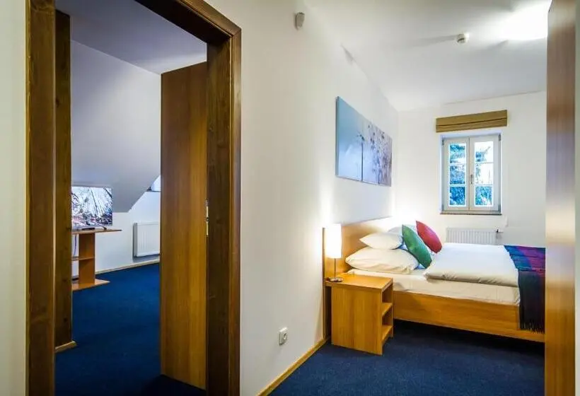 Quarto Familiar, Jizerka 4