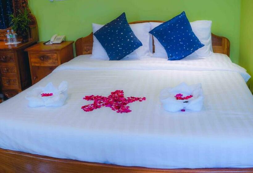 Habitació Superior, Meas Sorphea