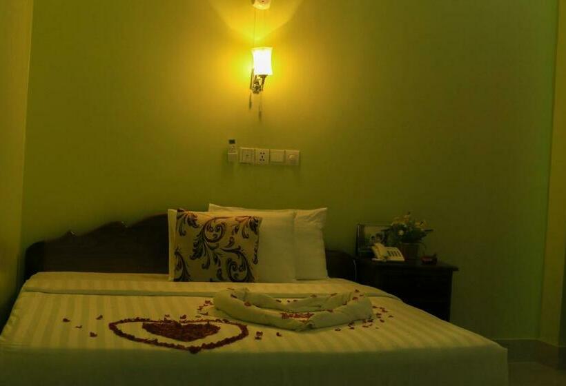 Habitació Superior, Meas Sorphea