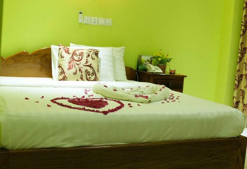 Habitació Superior, Meas Sorphea