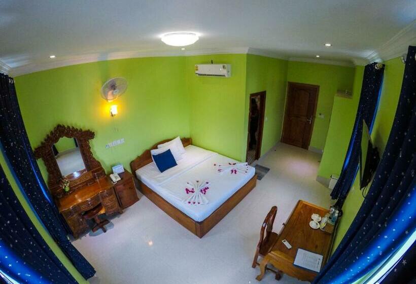 Habitació Superior, Meas Sorphea