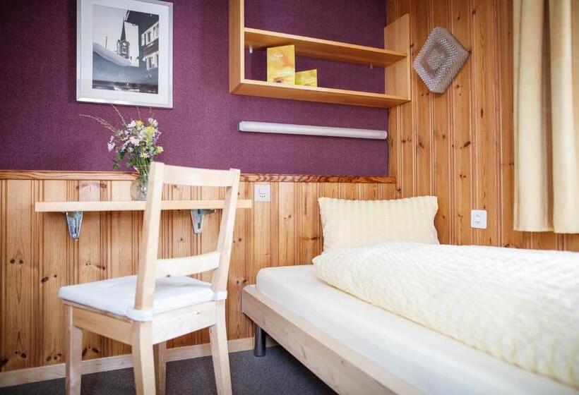 חדר יחיד קלאסי, Nufenen