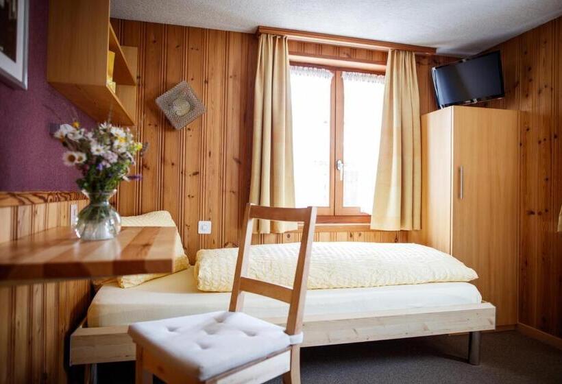 חדר יחיד קלאסי, Nufenen