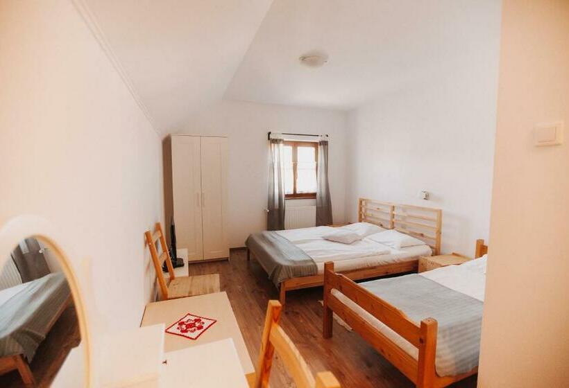 スタンダードトリプルルーム, Pensiune Agroturistica Hanna