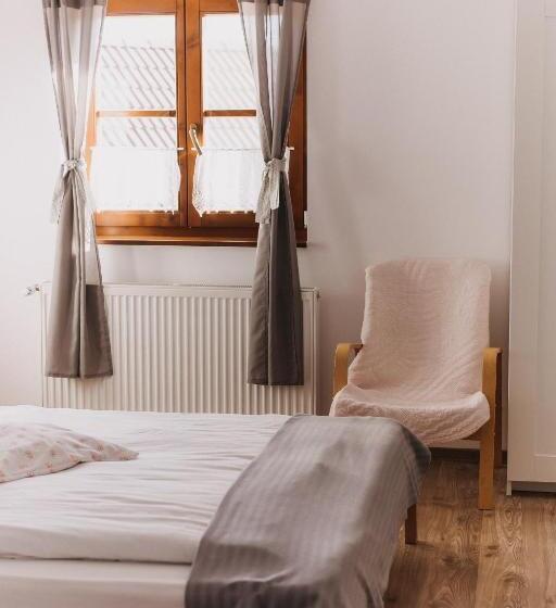 スタンダードトリプルルーム, Pensiune Agroturistica Hanna