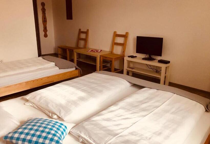 スタンダードトリプルルーム, Pensiune Agroturistica Hanna