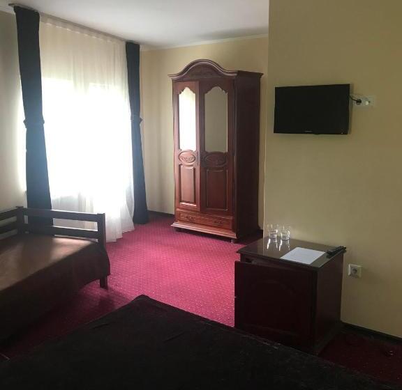 غرفة قياسية مزوَّدة بشُرفة, Stupari