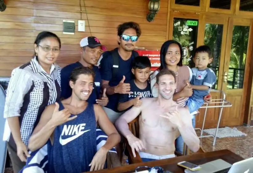 Quarto Estandar, Arrys Watukarung Surfcamp