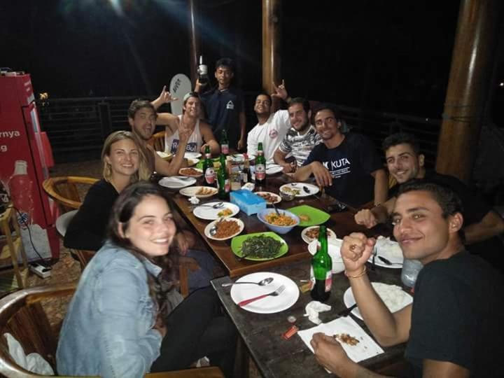 Номер Стандарт, Arrys Watukarung Surfcamp