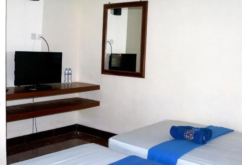 Quarto Estandar, Arrys Watukarung Surfcamp