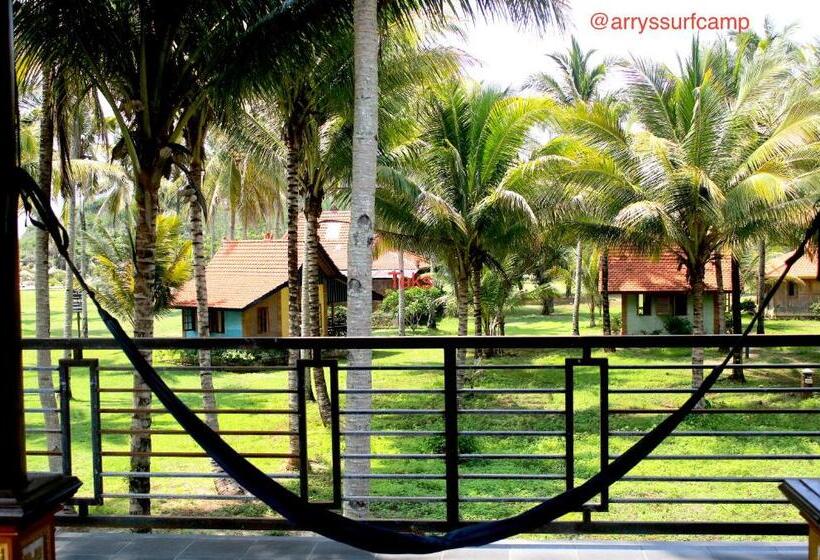 Standard Szoba, Arrys Watukarung Surfcamp