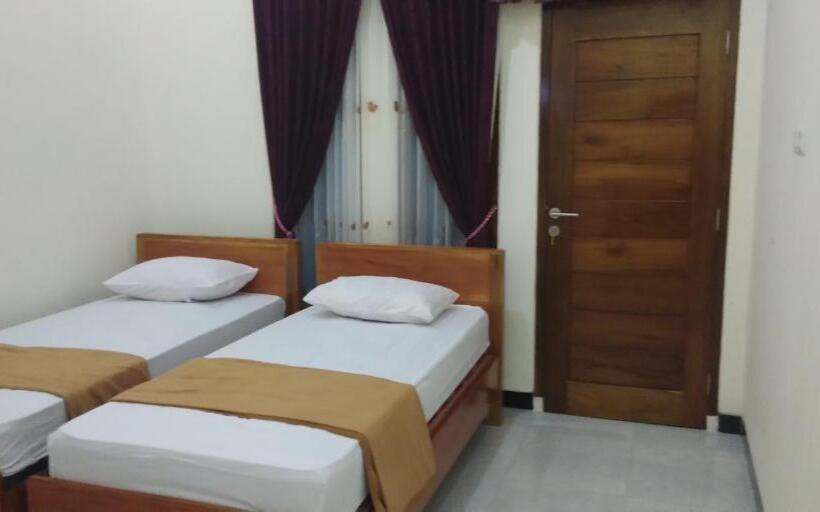 Номер Economy, Arrys Watukarung Surfcamp