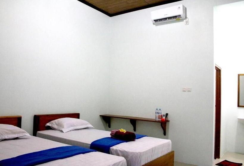 Deluxe Szoba, Arrys Watukarung Surfcamp