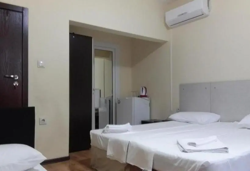 スタンダード4人部屋, Guest Rooms Simona