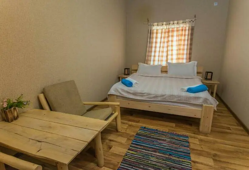 バス共有のスタンダードルーム, Boutigue Hotel Nebesa