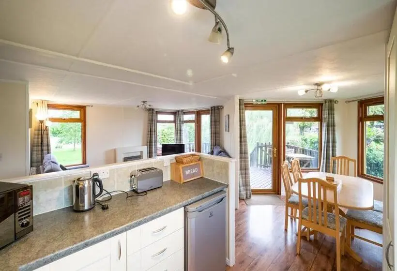 ２ベッドルームハウス, Athelington Hall Farm Lodges