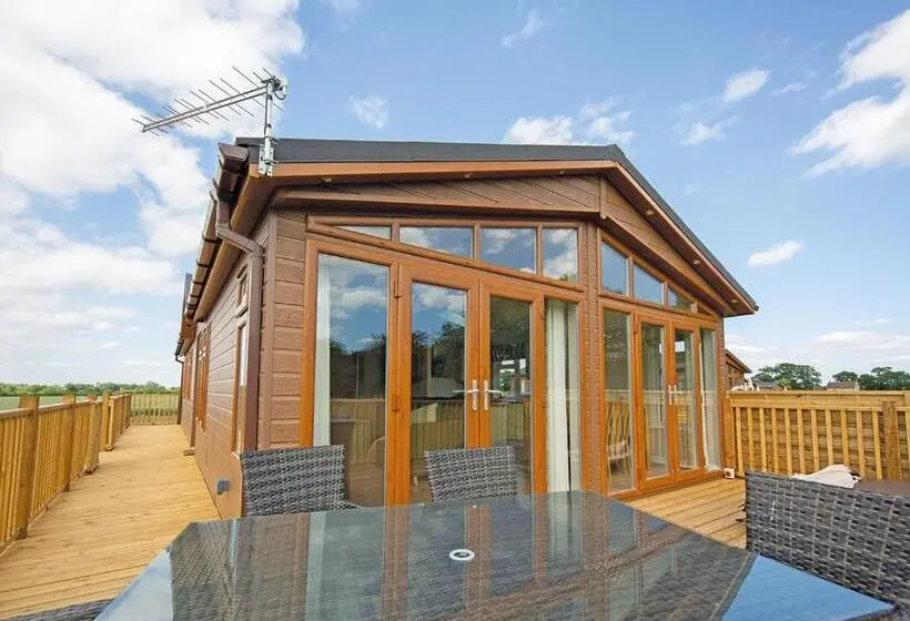 ３ベッドルームハウス, Athelington Hall Farm Lodges