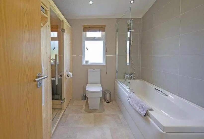 ３ベッドルームハウス, Athelington Hall Farm Lodges