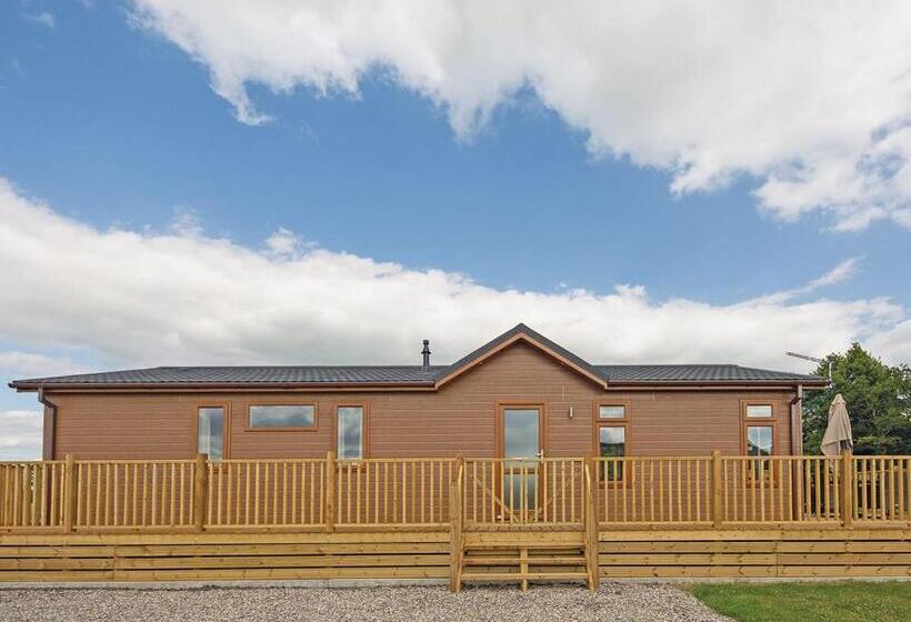 Дом 2 Спальни, Athelington Hall Farm Lodges