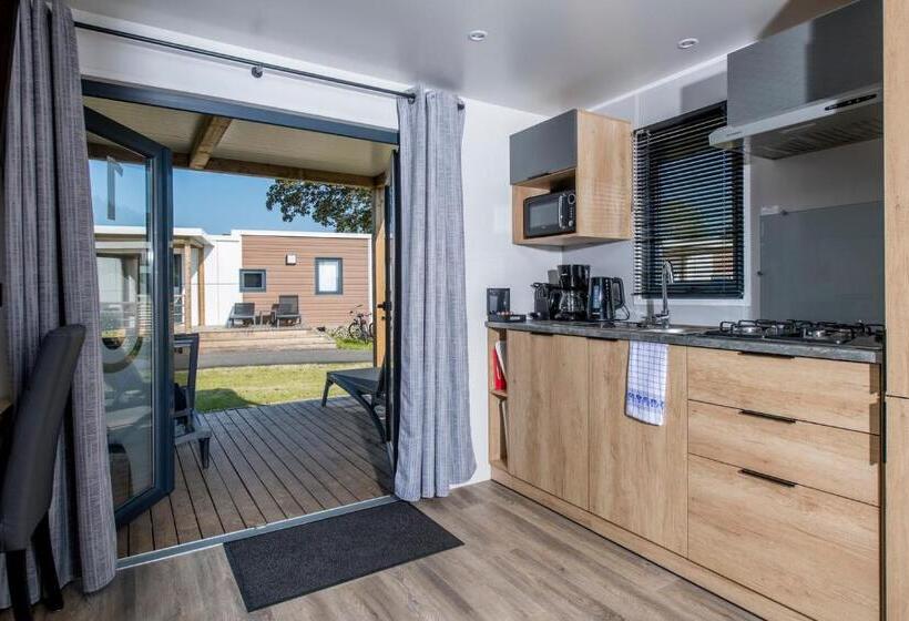 Студия Стандарт, Vakantiepark Eiland Van Maurik