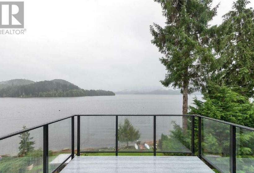 Номер Deluxe Вид на Море с Балконом, The Oceanfront Inn On Stephens Bay