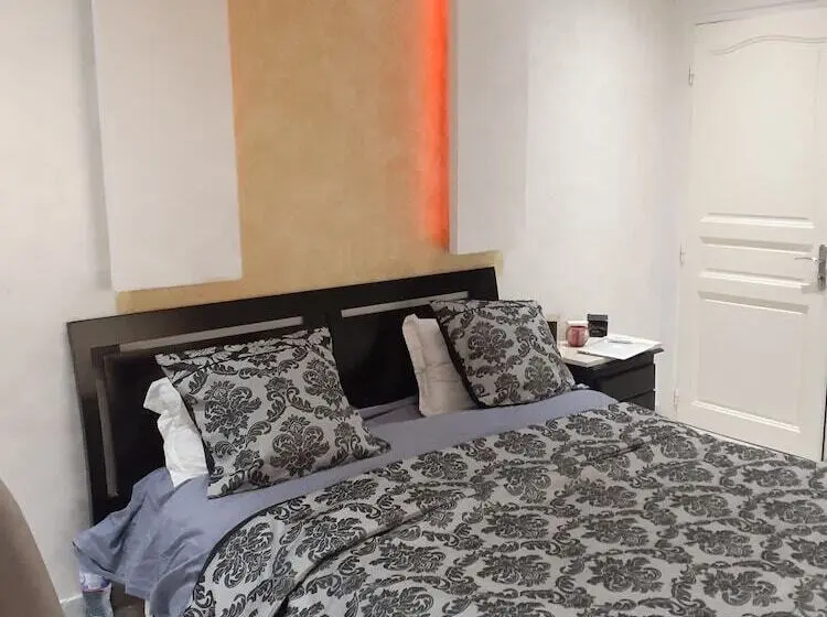 اتاق لوکس با بالکن, The Chedy Home