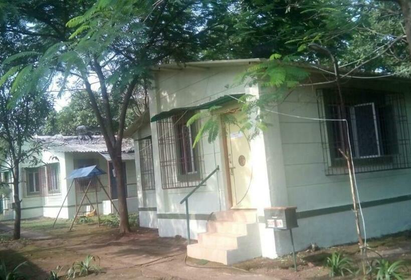 בונגלו סטנדרט 2 חדרי שינה, Dirghayu Farms Agri Resort Pvt Ltd