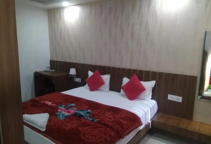 ファミリールーム, Rudraksha Inn