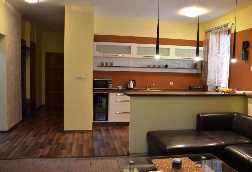 شقة غرفة واحدة مطلة على الحديقة, Penzion Pri Kastieli Betliar