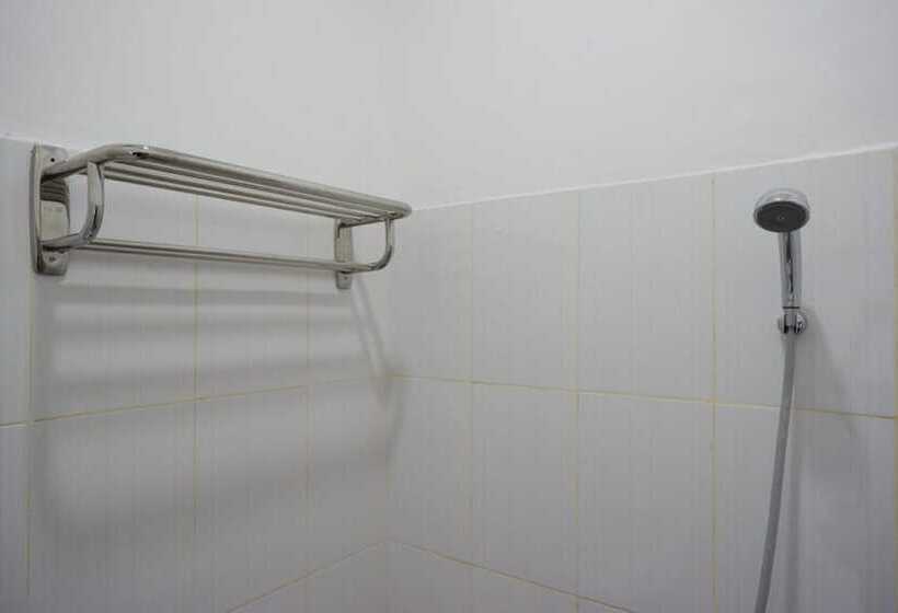 חדר משפחתי, Reddoorz Near Alun Alun Kaliwungu Kendal