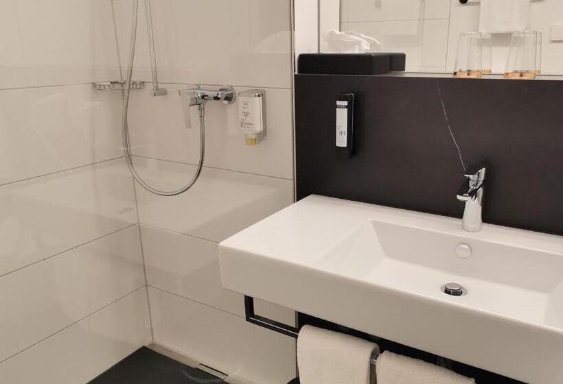 스탠다드 스튜디오, Saminapark Apart