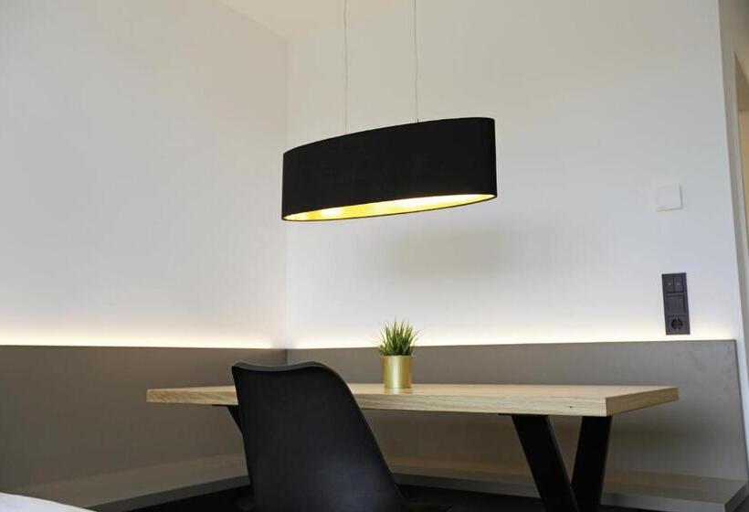 스탠다드 스튜디오, Saminapark Apart