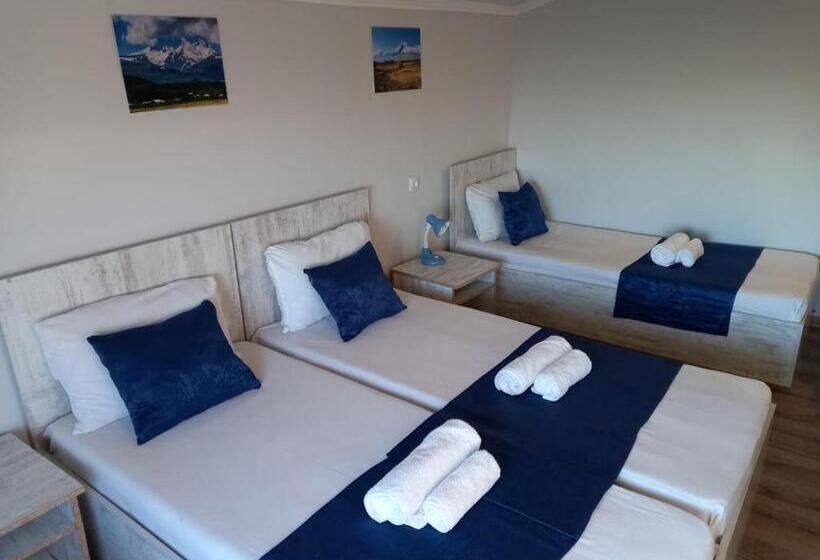 Номер Deluxe Вид на Горы, Byurakan Guesthouse & Cottage